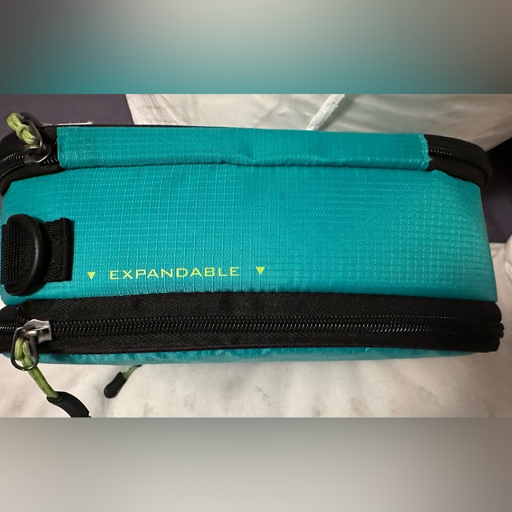 Artic Zone Expandable Lunch Box - Picture 3 of 6